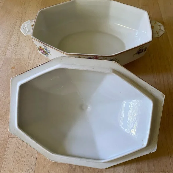 F Legrand et Cie Limoges France circa 1920 9” porcelain serving dish with lid. - Picture 5 of 11